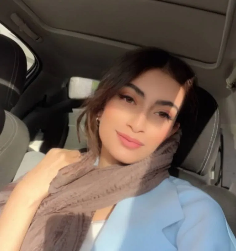 محیا زارع